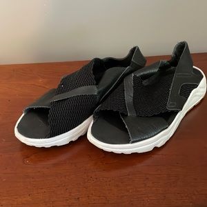 Leather/weave Nike slide on sandals